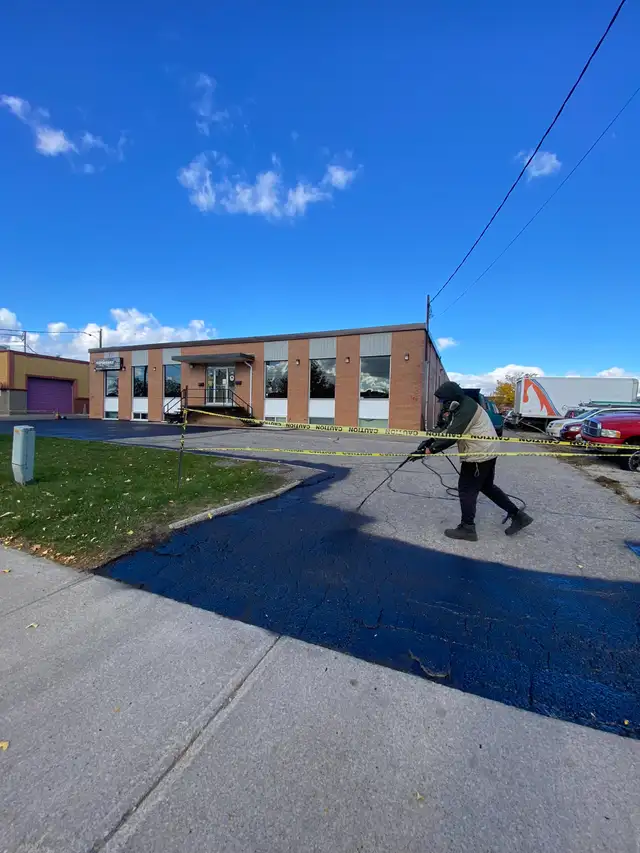 Asphalt Sealing, Parking Lot Sealing, Line Painting, Hot Asphalt in Interlock, Paving & Driveways in City of Toronto - Image 2