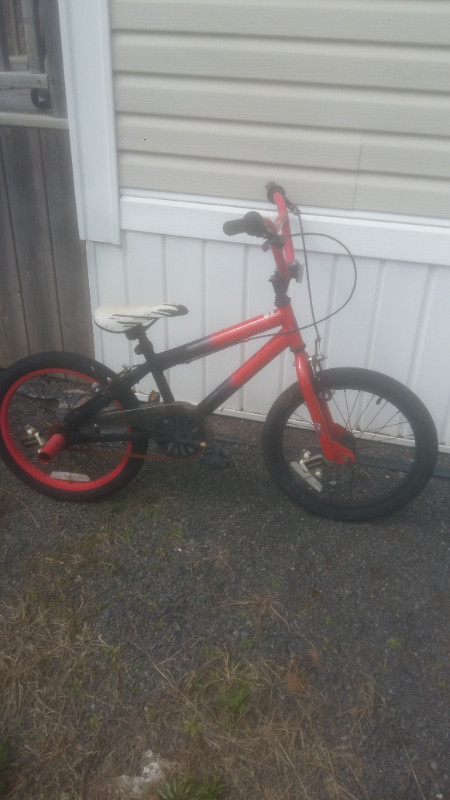 2 kids bicycles in Kids in Annapolis Valley - Image 2