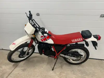1986 Yamaha DT200 Street Legal 2 Stroke. Liquid Cooled. Oil Injected. Running & Driving. Good Tires....