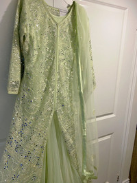 Authentic indian dress - pastel green M/L