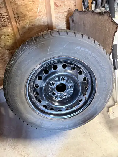 Snow tires on rims Bolt pattern 5×127 or 5×5 Rims 16 inch originally bought used on a 2010 Grand Car...