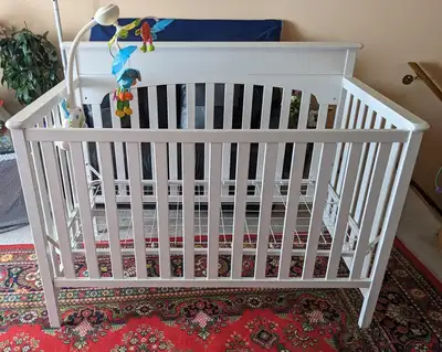 Graco Lauren Convertible Crib ( White) / Crib Musical Mobile Toy, View more