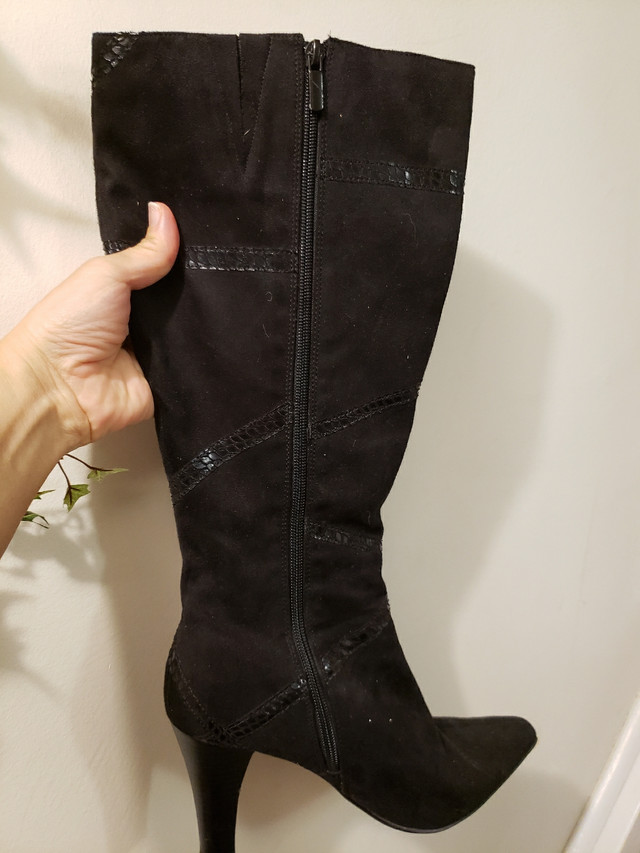 Black colour women's Boots , high heels , size 10, gently used  in Women's - Shoes in Oakville / Halton Region - Image 4