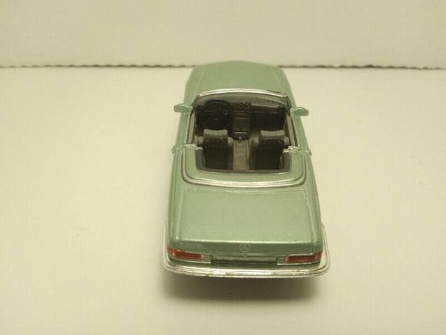 1971 MERCEDES BENZ 350 SL CABRIOLET 1/43 SCALE in Arts & Collectibles in Kawartha Lakes - Image 4