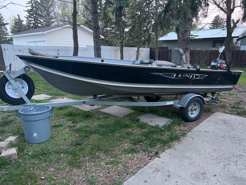 Lund 16 ft wide model Powerboats & Motorboats Moose Jaw Kijiji