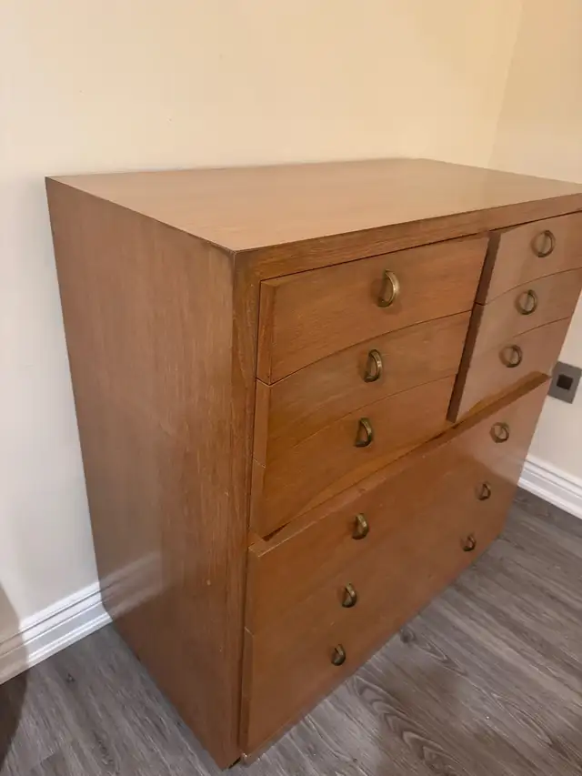 Wooden Dresser – 9 Drawers in Dressers & Wardrobes in City of Toronto - Image 3