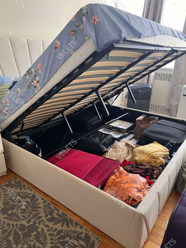 Hydraolic lift bed in Beds & Mattresses in Peterborough - Image 3
