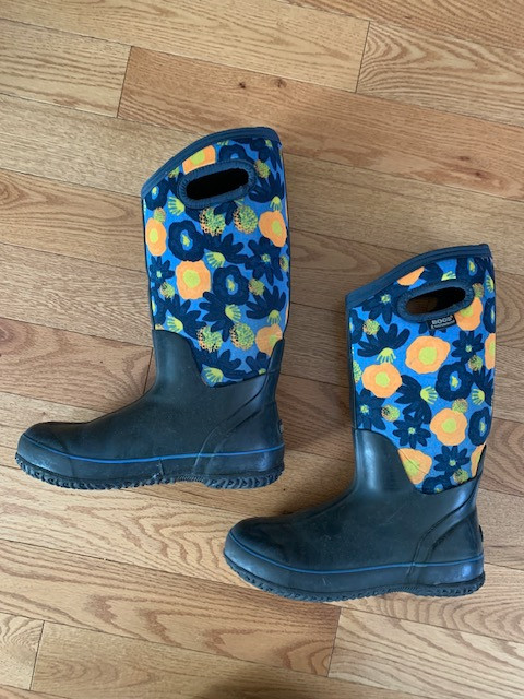 Bogs Insulated Rain Boots ( Ladies size 8 ) in Women's - Shoes in City of Halifax