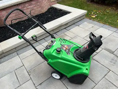 Lawn-Boy 21" Single-Stage 195cc 5.5 HP 4-cycle Gas Snow Blower, View more