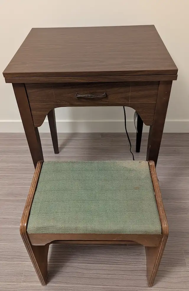Vintage Sewing Machine, Table & bench62863737354755124