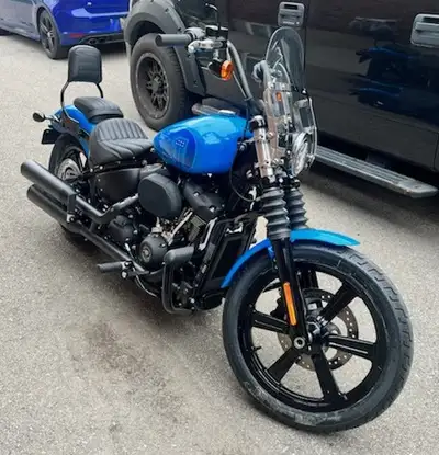 This stunning 2022 pristine Street Bob 114 is a joy to ride- nimble, fast and sporty. Upgrades: Crui...