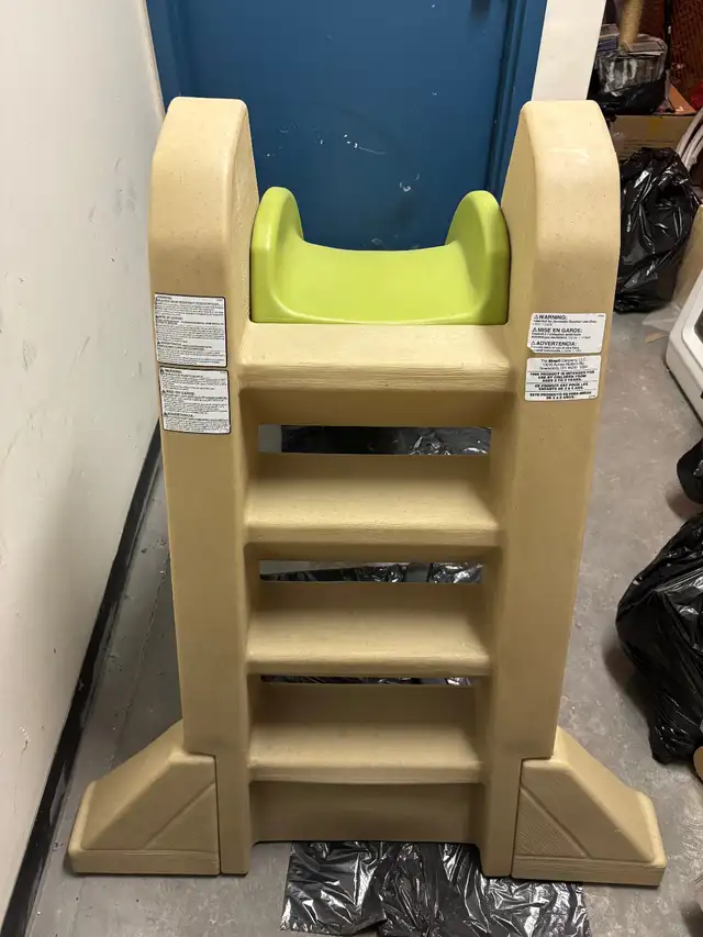 Glissade Slide in Toys & Games in City of Montréal - Image 4