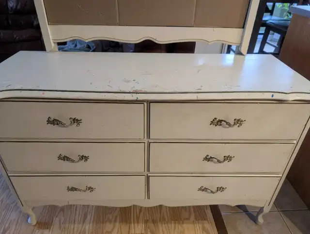 3 Piece Bedroom Set in Dressers & Wardrobes in Bedford - Image 3