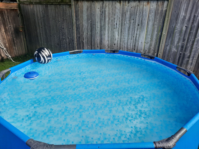 10" pool and accessories in Hot Tubs & Pools in Kitchener / Waterloo