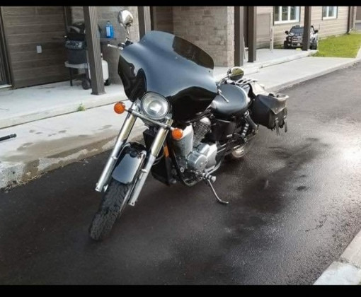 Honda shadow 2000 750 cc prix réduit dans Utilitaires et de promenade  à Trois-Rivières - Image 4