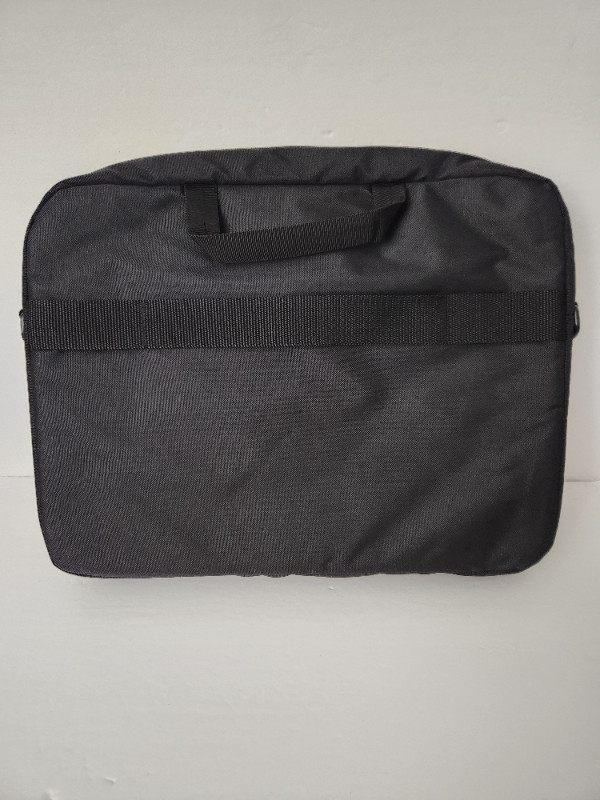 New, Amazon Basics 17.3-Inch Laptop Bag, Black in Laptop Accessories in City of Toronto - Image 3