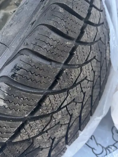 4 Toyota Corolla Rims & snow tires - 195/65/15