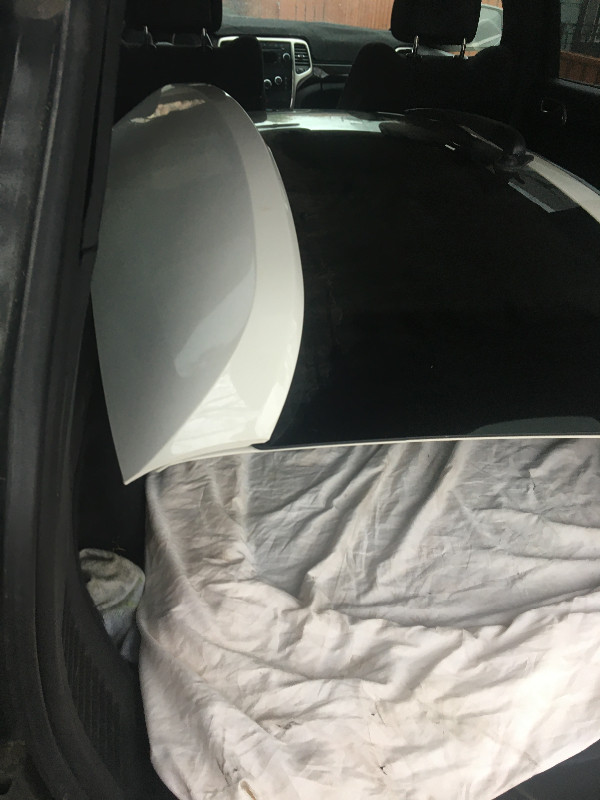 2011-2015 Jeep Grand Cherokee tail gate complete white in Auto Body Parts in Windsor Region - Image 3