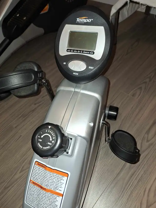 Velo stationnaire incliné in Exercise Equipment in Longueuil / South Shore - Image 3