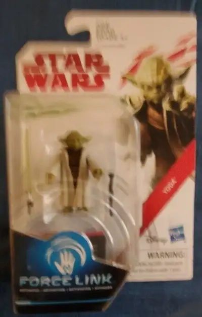 I have for sale a brand new Star Wars Force Link Yoda 3.75" Action Figure !! If you have any questio...
