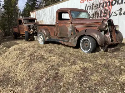 For parts or projects,(1) 36 Plymouth truck (2) 36 dodge trucks , 90 corvette convertible, 66 2 dr p...