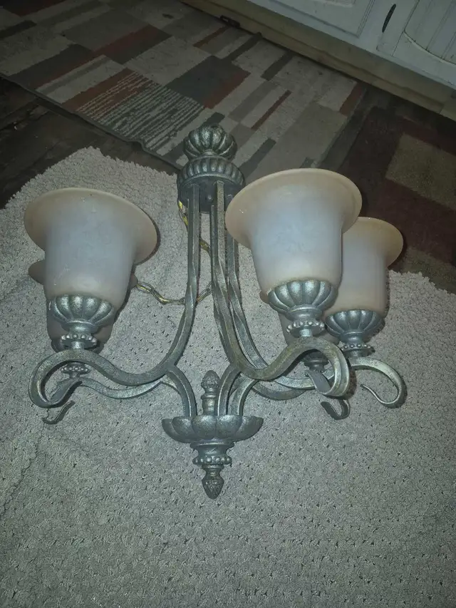 Chandelier in Indoor Lighting & Fans in Laval / North Shore - Image 5