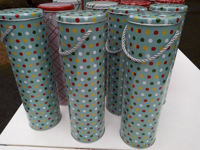 New Festive Tins Perfect for that special gift $6 each in Other in Campbell River - Image 4