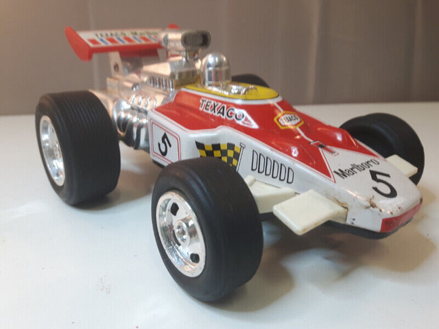 1960s Japan Tin Litho Toy F1 Racing Car Texaco Marlboro Number 5 in Arts & Collectibles in Kitchener / Waterloo - Image 4