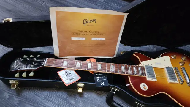 2007 Gibson Les Paul Custom Shop 1958 Reissue - VOS Finish in Guitars in London - Image 5