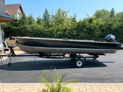 Fully transformed fishing boat. -Extra large casting deck (Removable) -Deck in rear with gas tank cu...