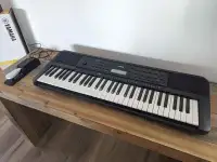Digital Keyboard - Yamaha PSR-E273 + Pedal