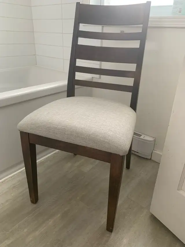 Chaises de cuisine ensemble de 4 in Chairs & Recliners in Sherbrooke - Image 3