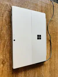 Microsoft Surface Pro 5 - With Accessories