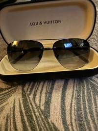  Louis Vuitton sunglasses