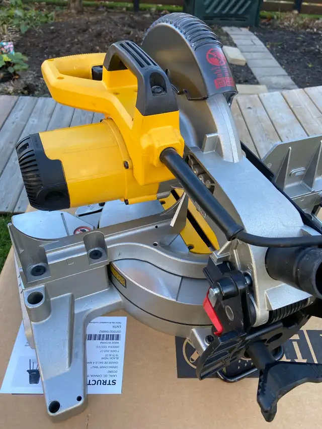 Dewalt compound miter saw 10” | Power Tools | Longueuil / South Shore ...