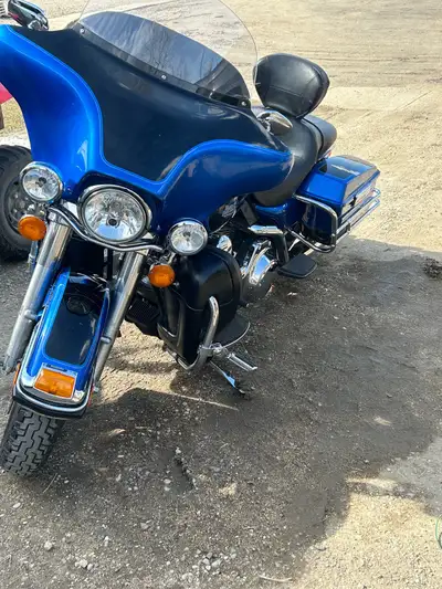 2009 ultra classic..Hardly ride , bought 4 yrs ago put on 6000km nice riding bike 35000km