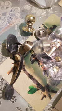 Front Door Lock, Dummy Knobs, Passage Knobs. Almost 20 to sell.