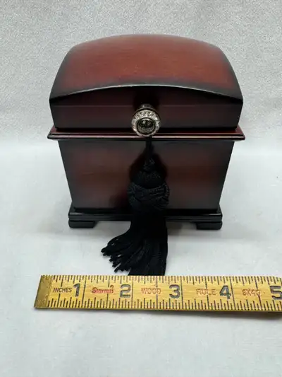 Bombay Musical Ring Jewelry Box Storage Organization 2009 Vintage Retro Regal Regency Brown Mahogany...
