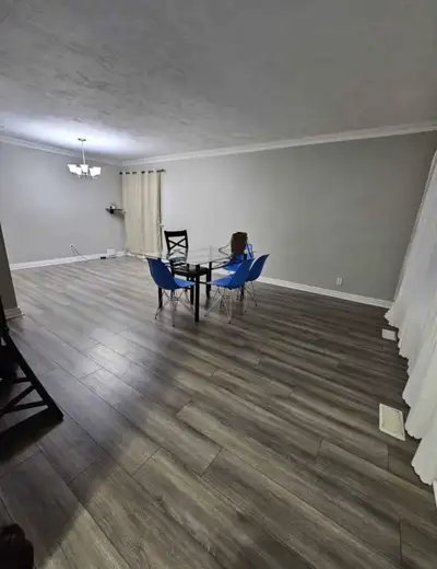 3 bedroom Bangalow main floor unit situated in a highly saught quite residential area in scarborough...