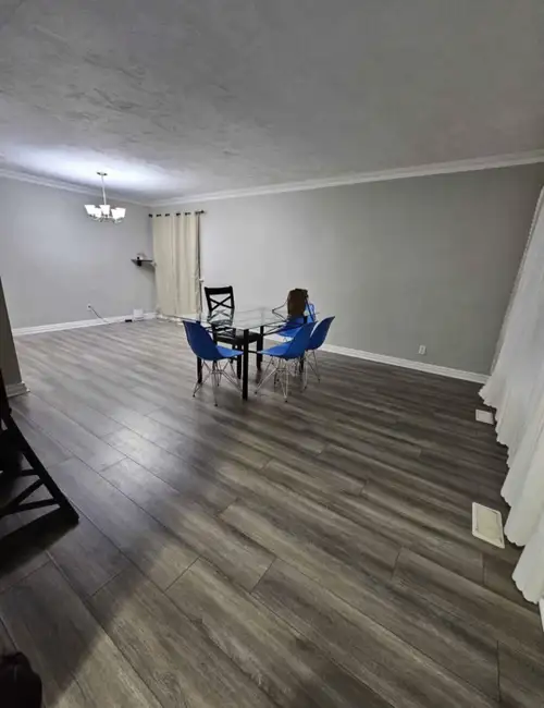 3 bedroom Bangalow main floor unit situated in a highly saught quite residential area in scarborough...