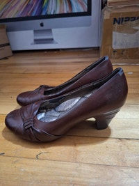 womens brown leather heels/ talons bruns City of Montréal Greater Montréal Preview