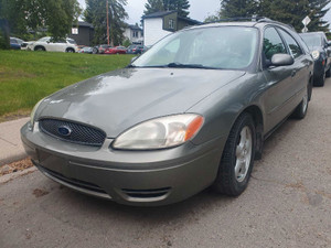 2004 Ford Taurus SE