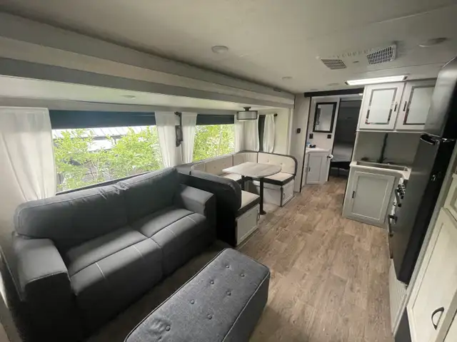 Enjoy the summer with this trailer on a seasonal lot in Travel Trailers & Campers in Regina - Image 5