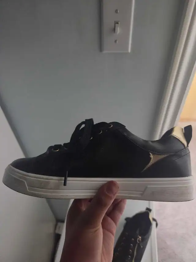 Steve Madden - Women's Sneakers in Women's - Shoes in Edmonton - Image 4