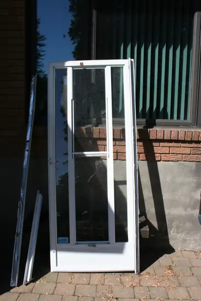 2-Portes aluminium extérieur Livraison possible 50$ Chaque, View more