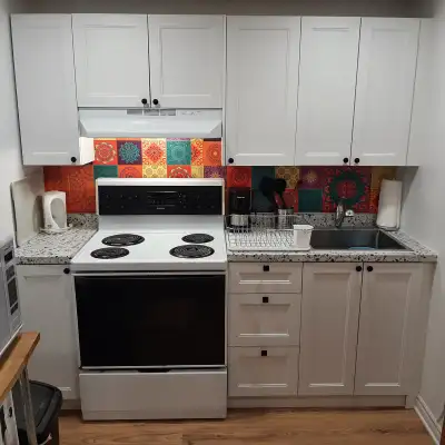 Chambre à louer dans un magnifique 4 1/2 chaleureux et confortable à St-Hubert. L'appartement est si...