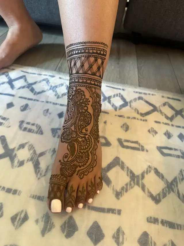 Henna artist in whitby  in Arts & Collectibles in Oshawa / Durham Region - Image 5