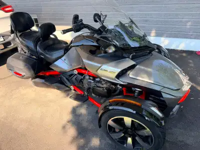 Can-Am Spyder F3-S 2015 -Sièges Cannonball -Ron Sway Bar -Elka Stage 2+ -Buriné -Rapport Carfax disp...