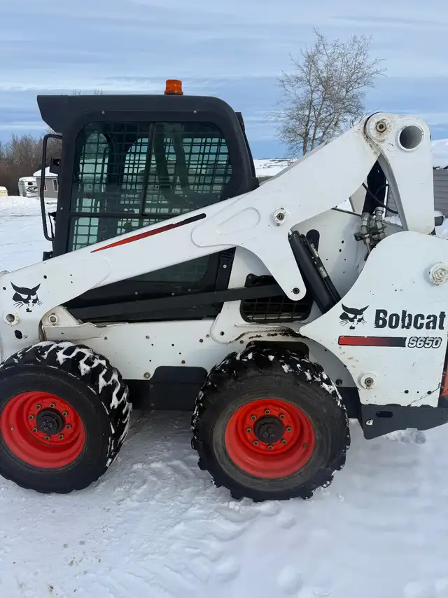 2012 Bobcat S 650 in Heavy Equipment in Fort St. John - Image 3