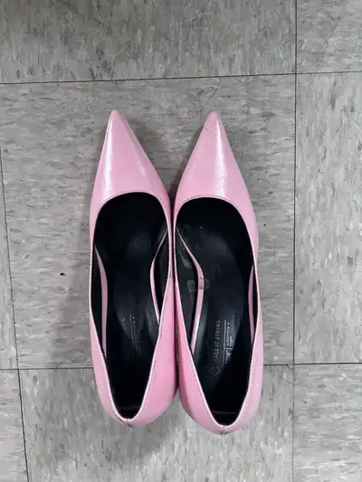 Moving sale – everything must go! I recently moved and have a few items from my previous apartment t...